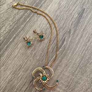 Vintage Gold and Green Necklace with Intricate Pendant